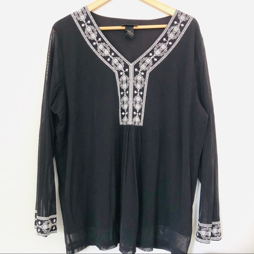 Lane Bryant Embroidered Black & White Top Blouse